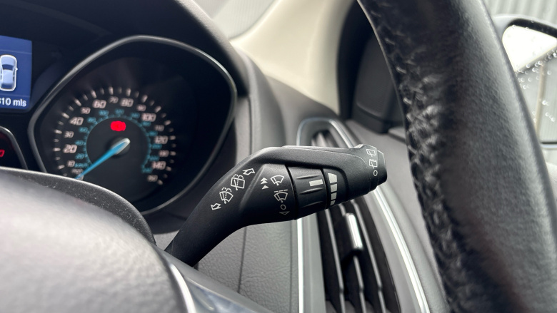 Ford Focus 1.6 182 EcoBoost Zetec S 5dr Petrol Hatchback